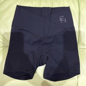 Cross-waist 5” shorts